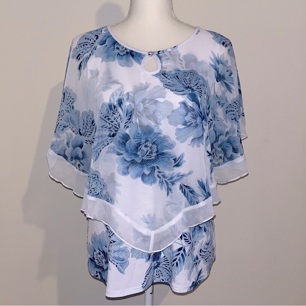 Adele & May | Blue and white flowy blouse